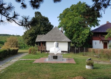 A massive bust of Ceauscescu by his birthplace