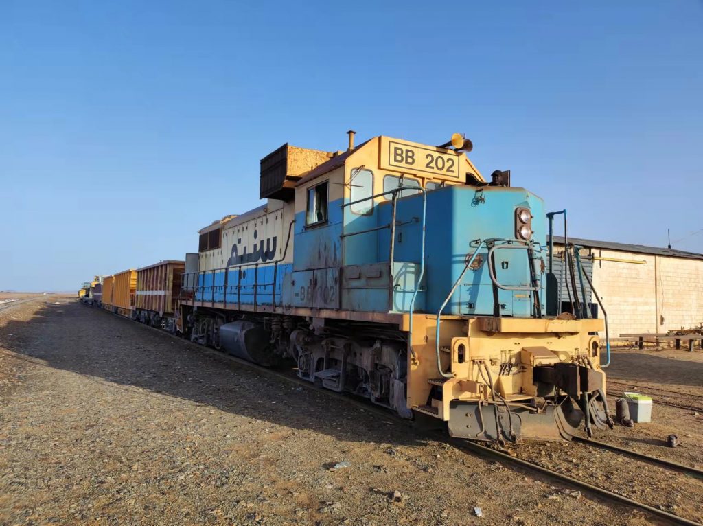 Riding The Longest Train In The World: Mauritanian Iron Ore Train ...