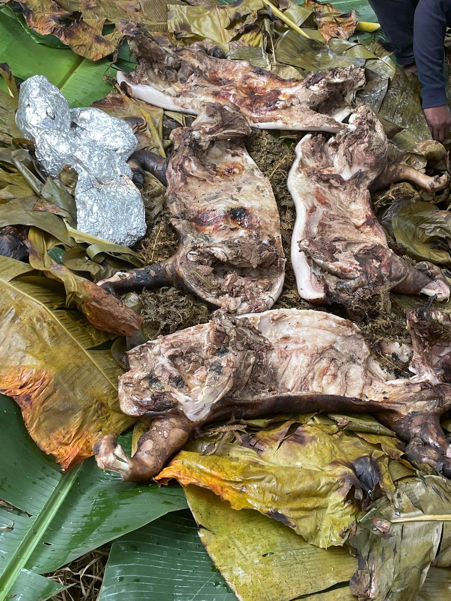 Eating Mumu in Papua New Guinea