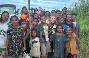 Visiting the Stilt Villages of Port Moresby