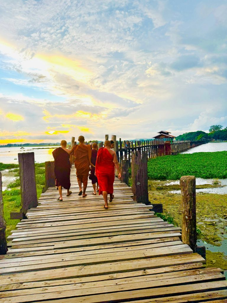 how to visit the city of mandalay